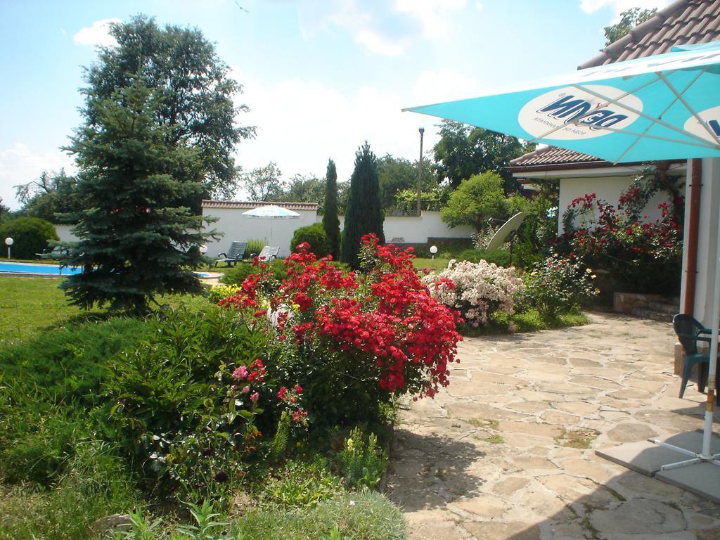Hotel Complex Roden Kray Vlaychovtsi Exterior foto